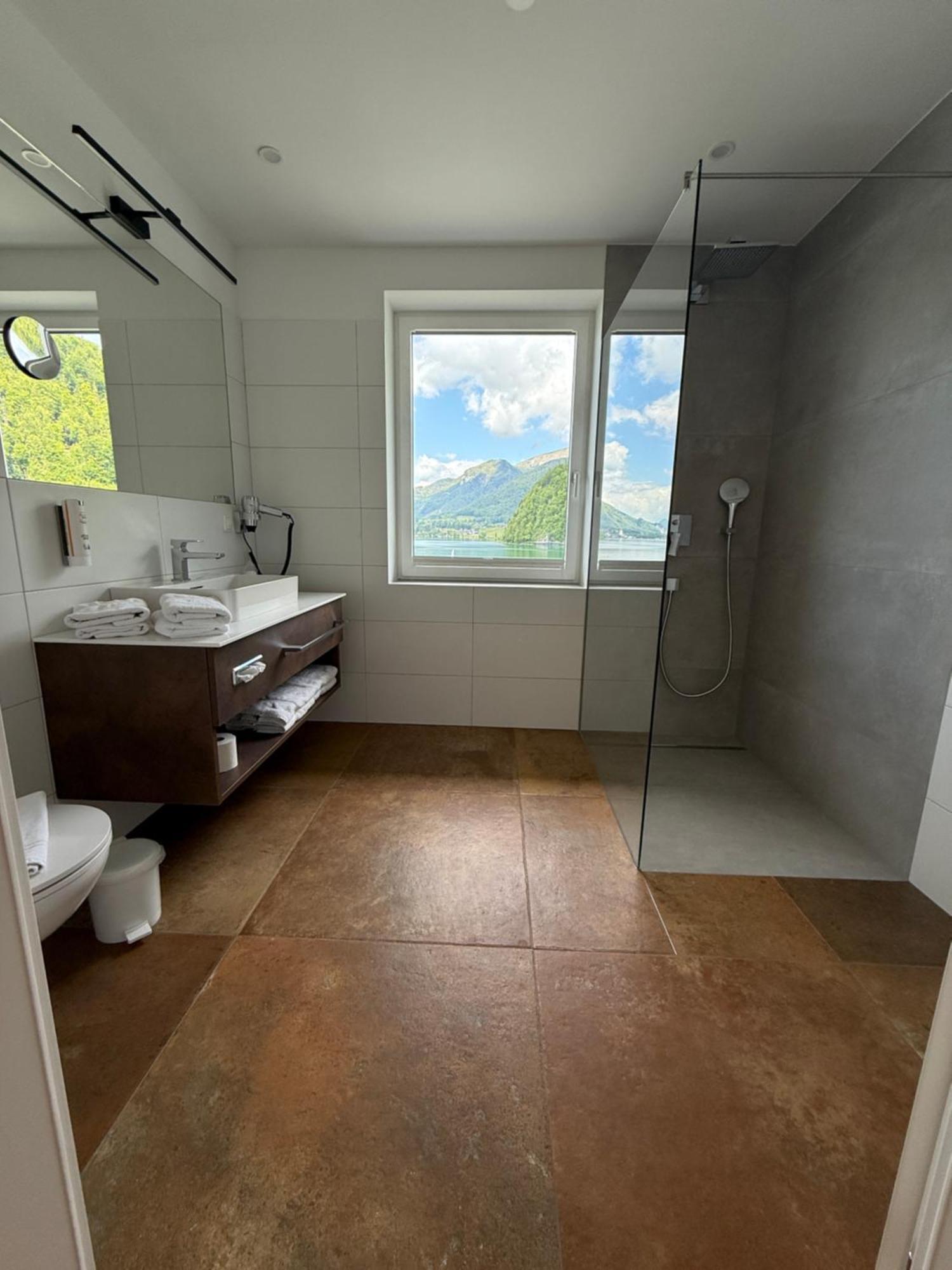 Seehotel Lilly Strobl Exterior foto